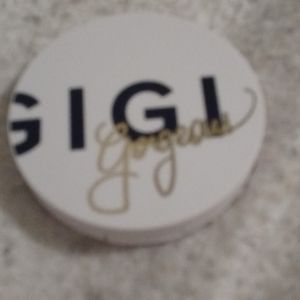 Gigi gorgeous. The only blush duo in authentic